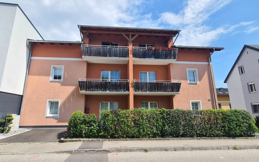 Arbinger Straße 3, Vorderseite